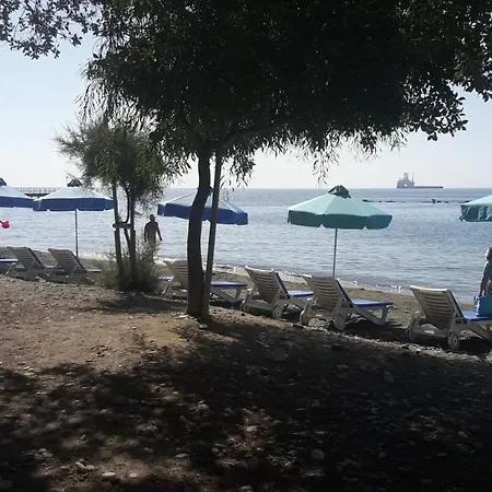Cypria Beachfront Boutique Apartment *